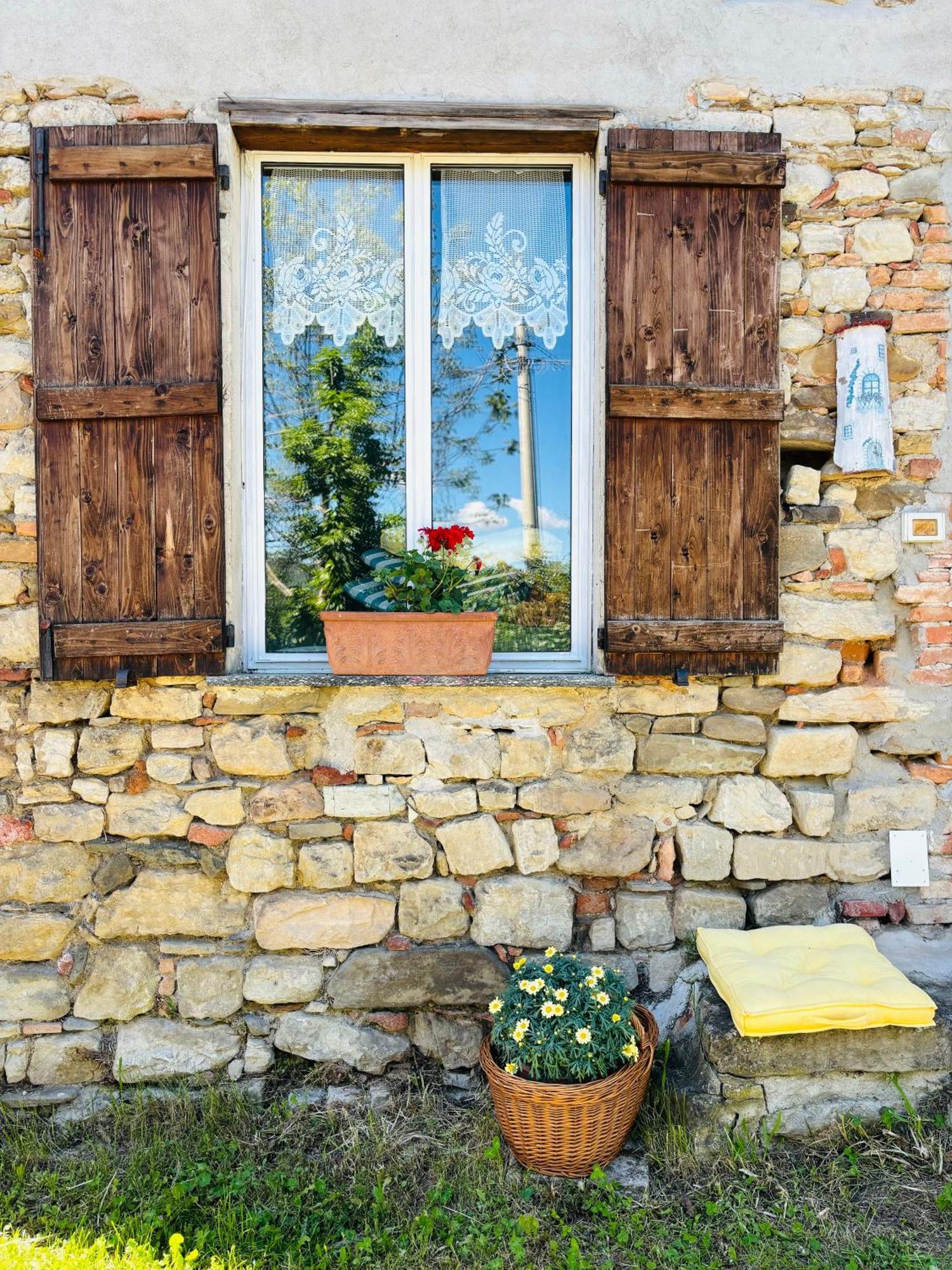 A Casa Di Mirna Borghetto Di Borbera Exterior foto